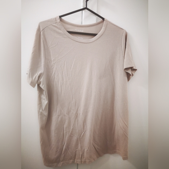 COPY - Torrid classic fit t shirt - Picture 1 of 3